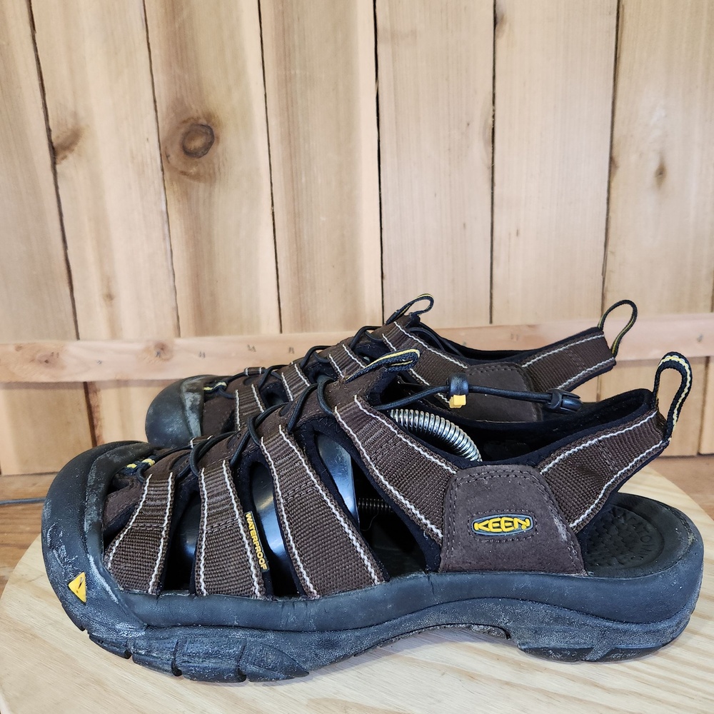 Keen Newport H2 Sandals Mens 11.5 Brown Hiking Water Shoes Closed Toe Outdoor